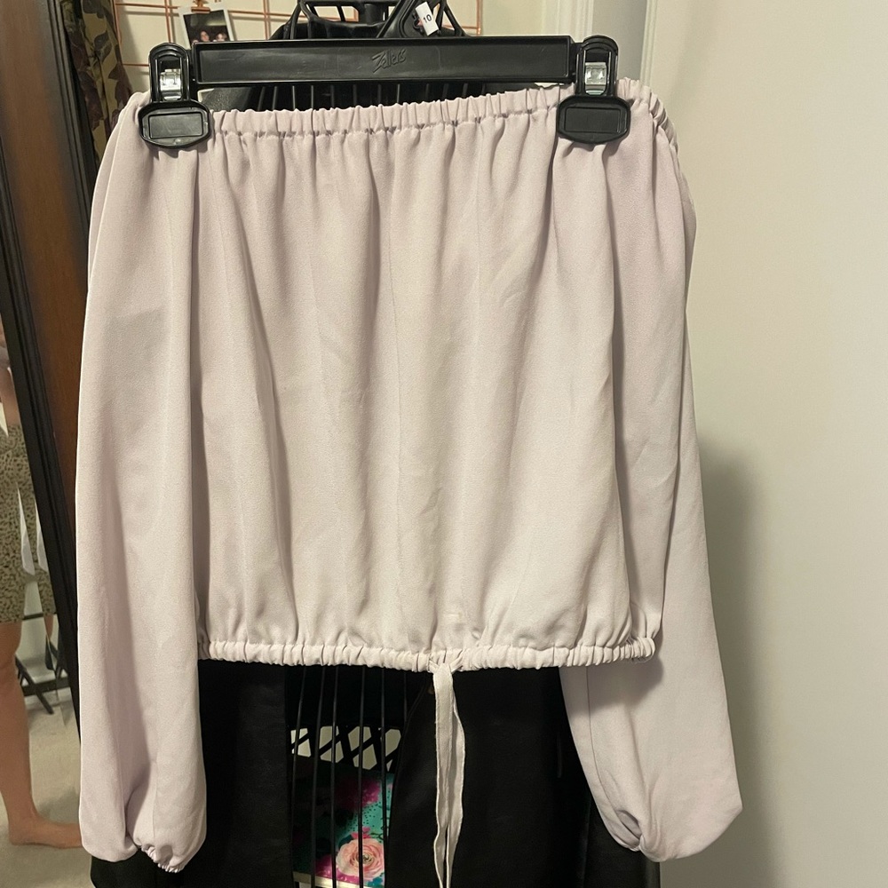 Off the shoulder Aritzia top